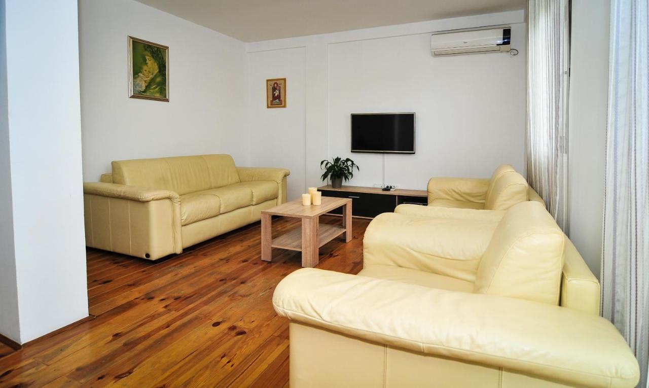 Milosavljevic Apartments ティヴァト エクステリア 写真