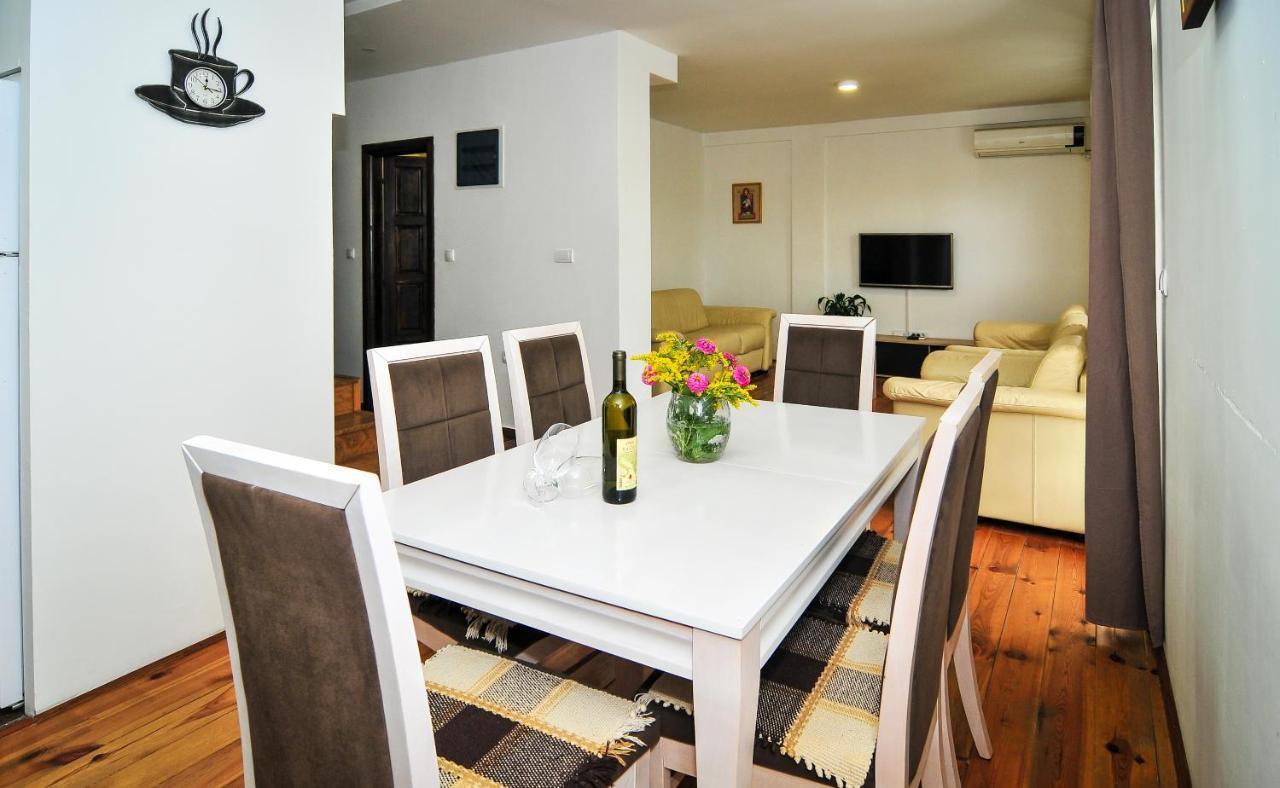 Milosavljevic Apartments ティヴァト エクステリア 写真
