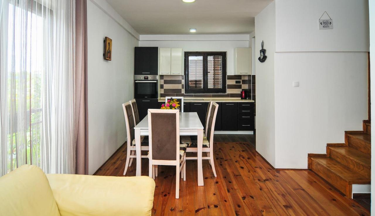 Milosavljevic Apartments ティヴァト エクステリア 写真