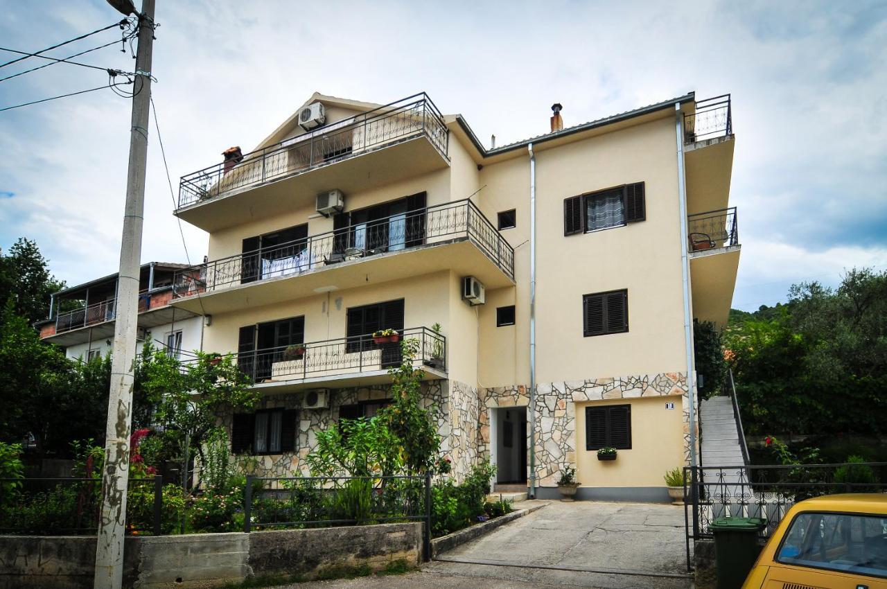 Milosavljevic Apartments ティヴァト エクステリア 写真