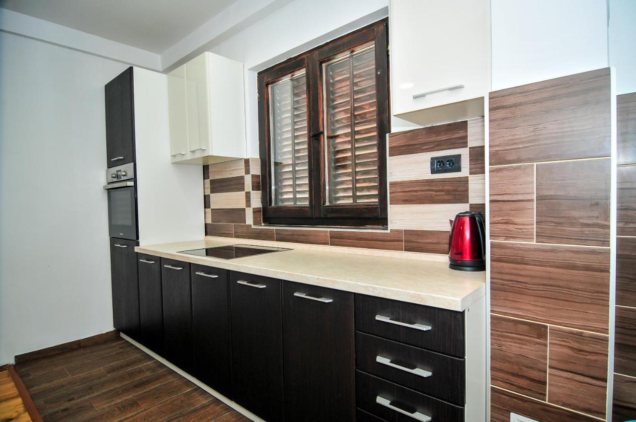 Milosavljevic Apartments ティヴァト エクステリア 写真