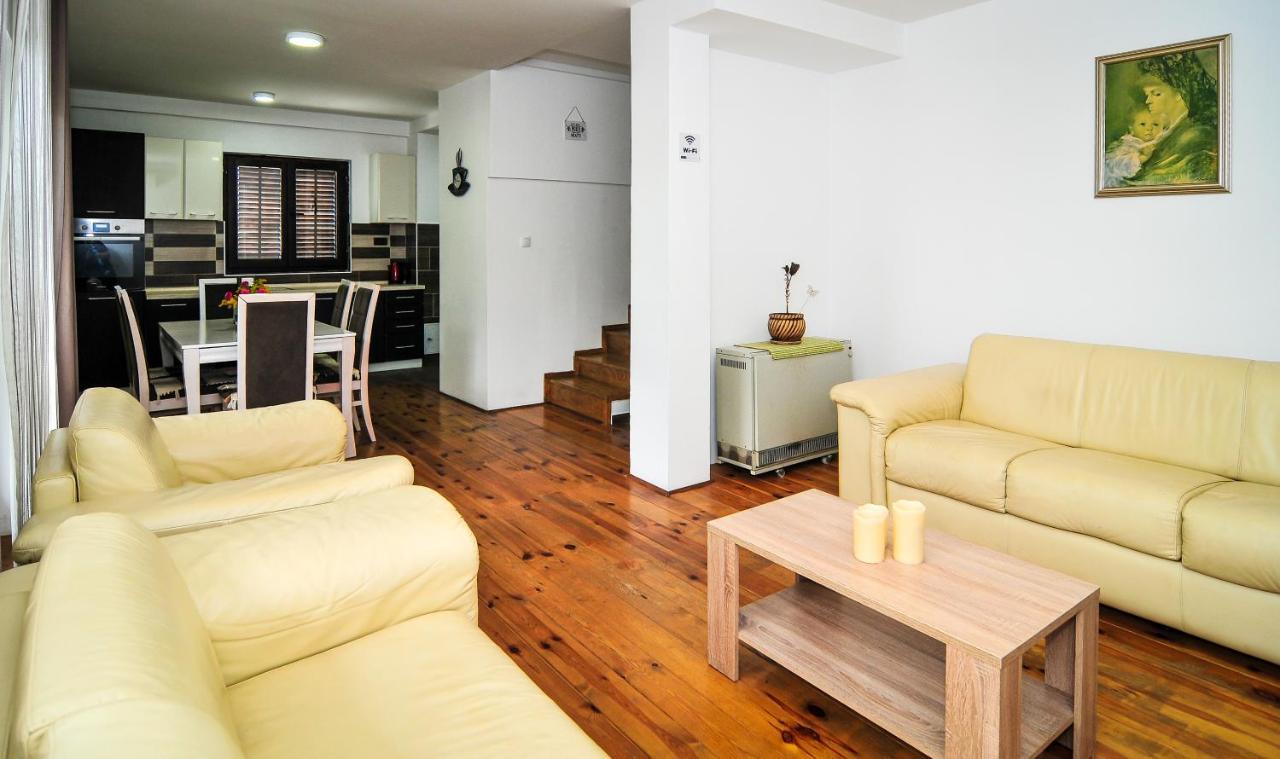 Milosavljevic Apartments ティヴァト エクステリア 写真