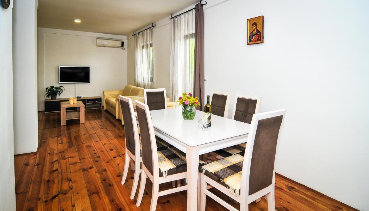 Milosavljevic Apartments ティヴァト エクステリア 写真