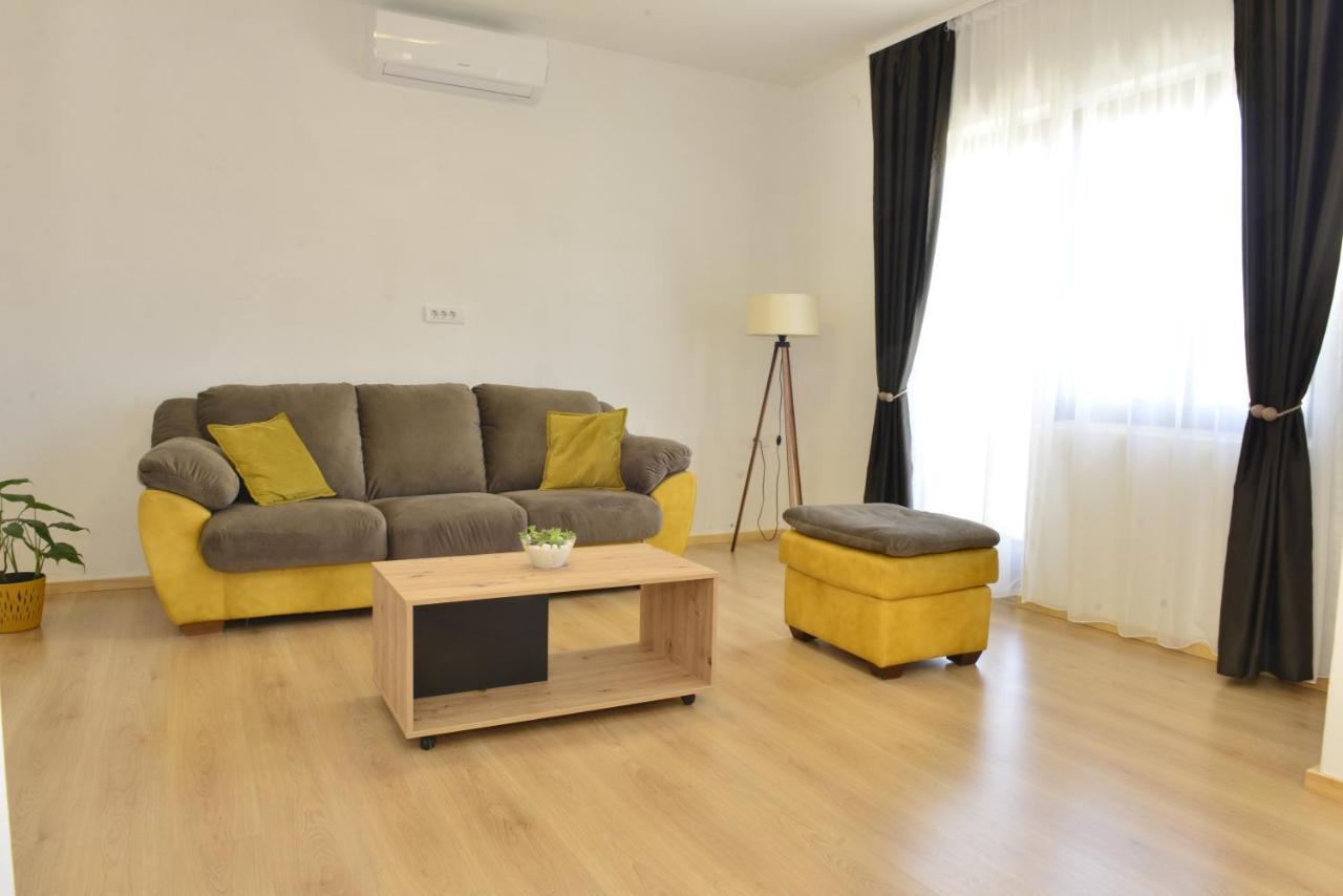 Milosavljevic Apartments ティヴァト エクステリア 写真