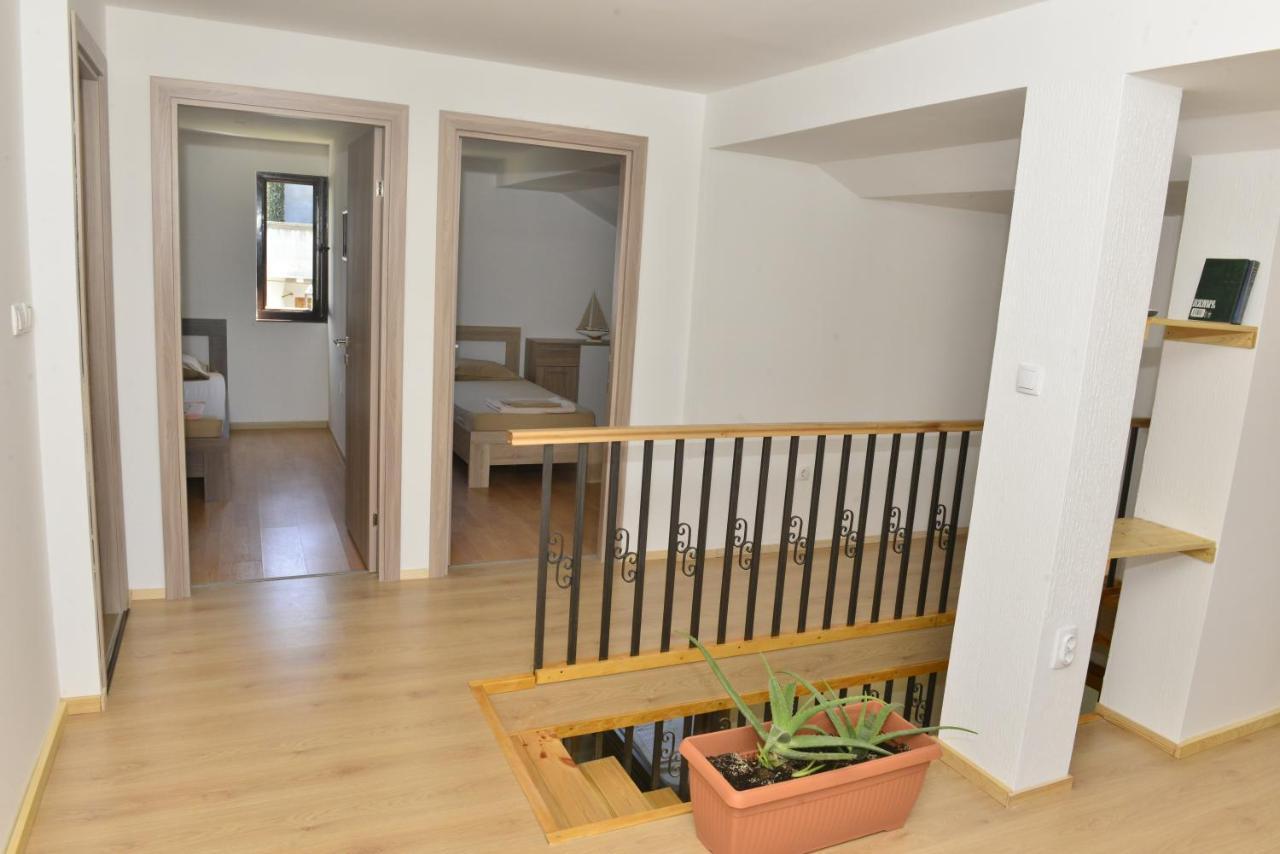 Milosavljevic Apartments ティヴァト エクステリア 写真