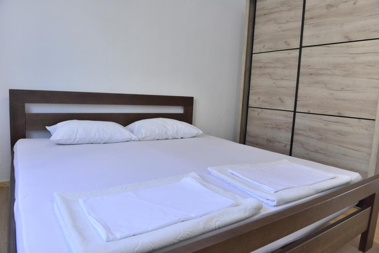 Milosavljevic Apartments ティヴァト エクステリア 写真