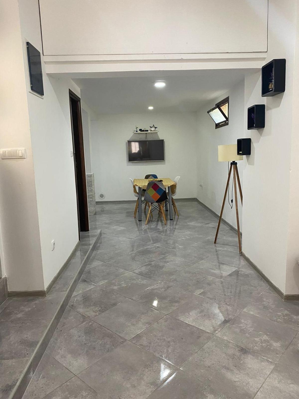 Milosavljevic Apartments ティヴァト エクステリア 写真