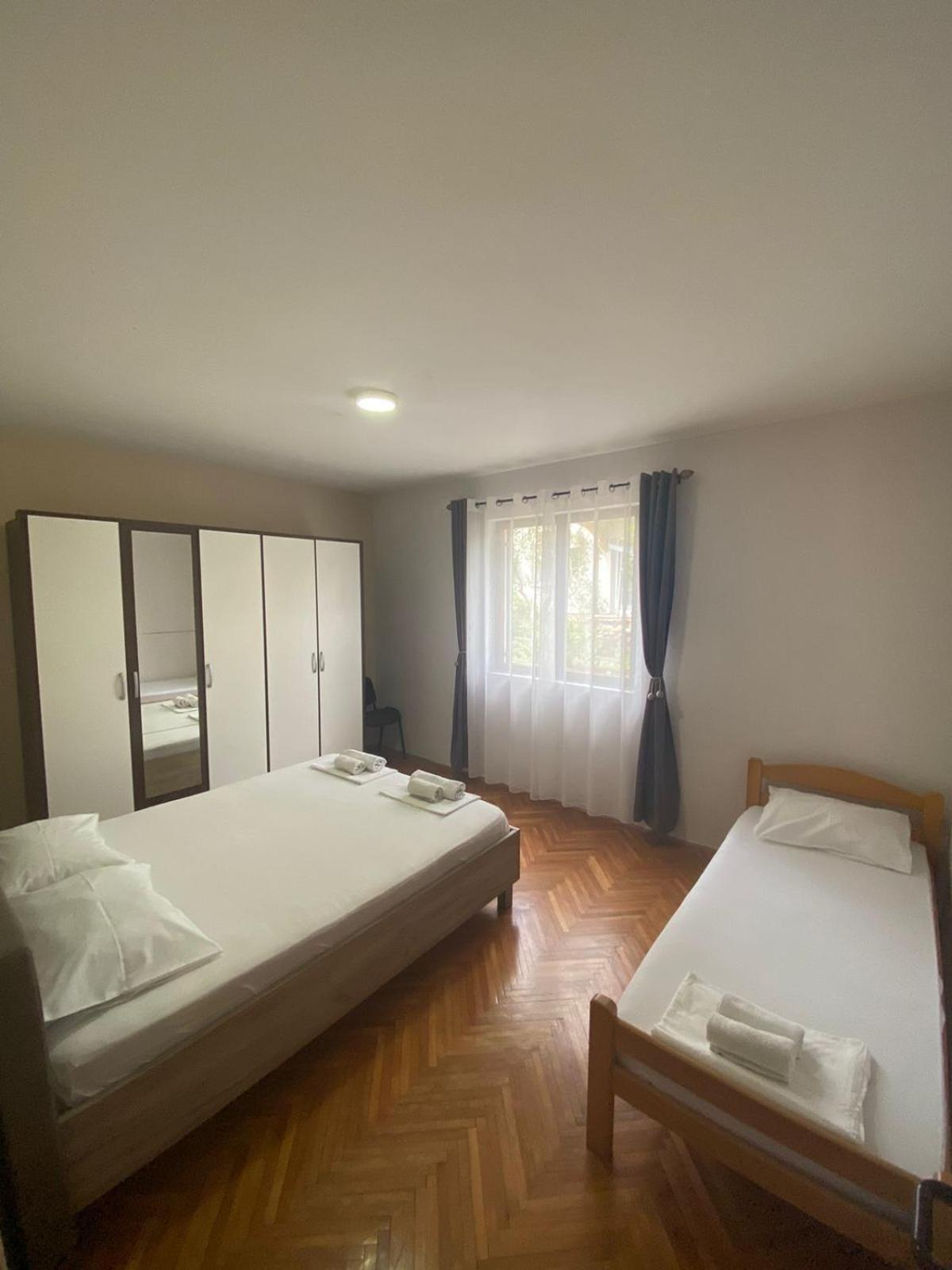 Milosavljevic Apartments ティヴァト エクステリア 写真