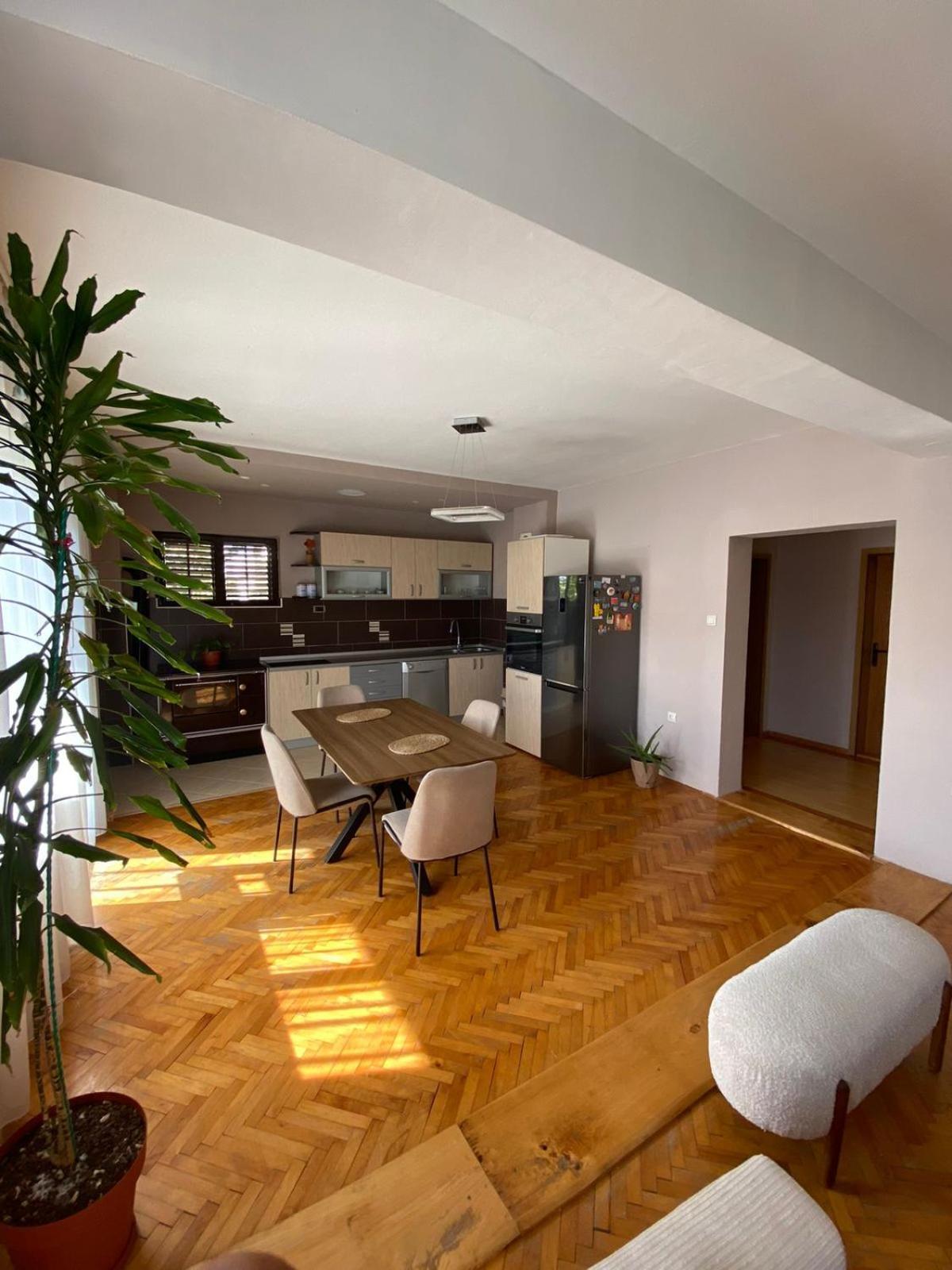 Milosavljevic Apartments ティヴァト エクステリア 写真