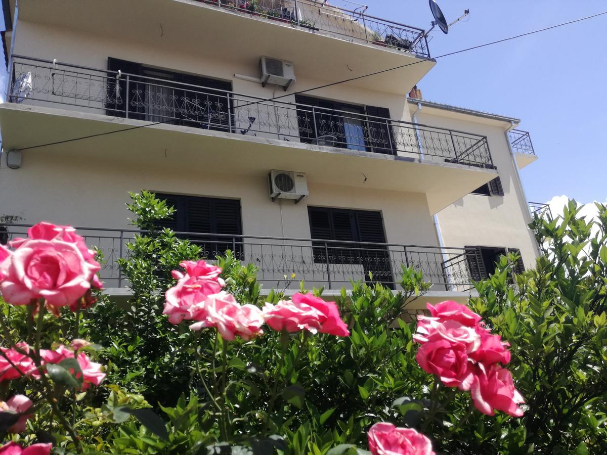 Milosavljevic Apartments ティヴァト エクステリア 写真